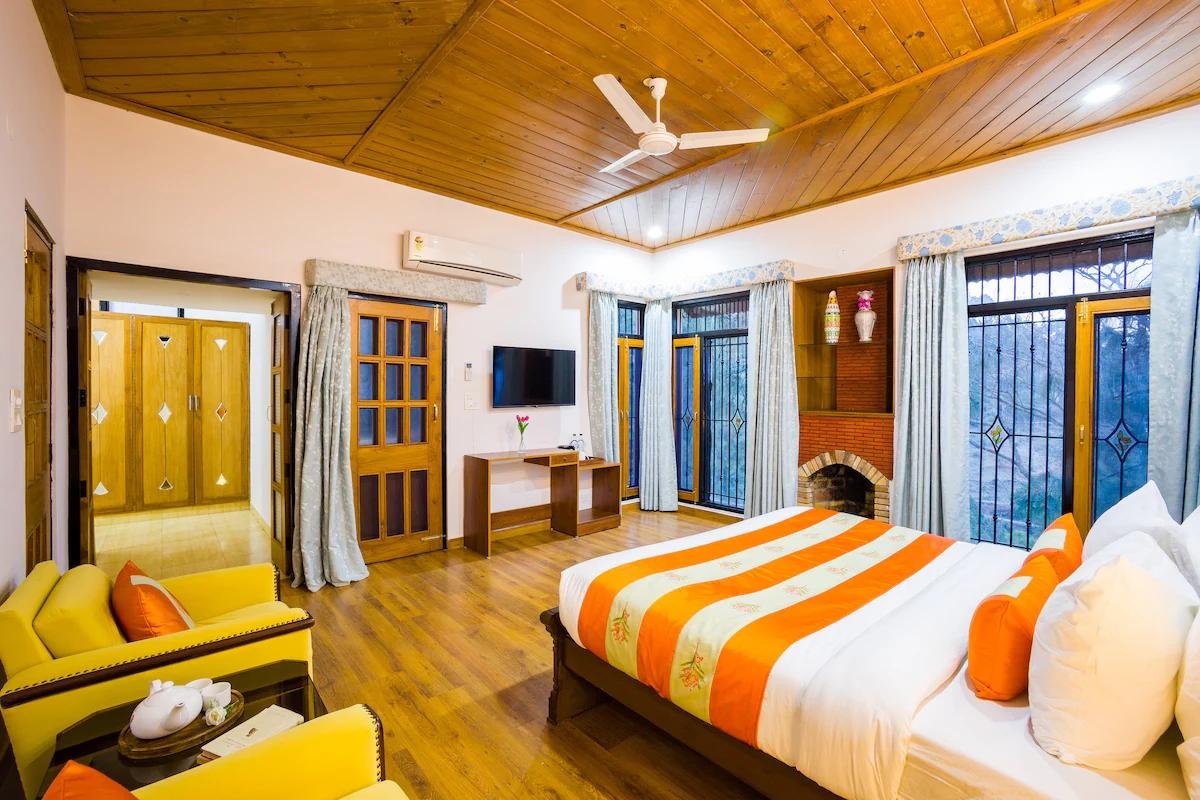 Alaya Stays Mehar Villa     3 bhk kasauli x Solis Nature