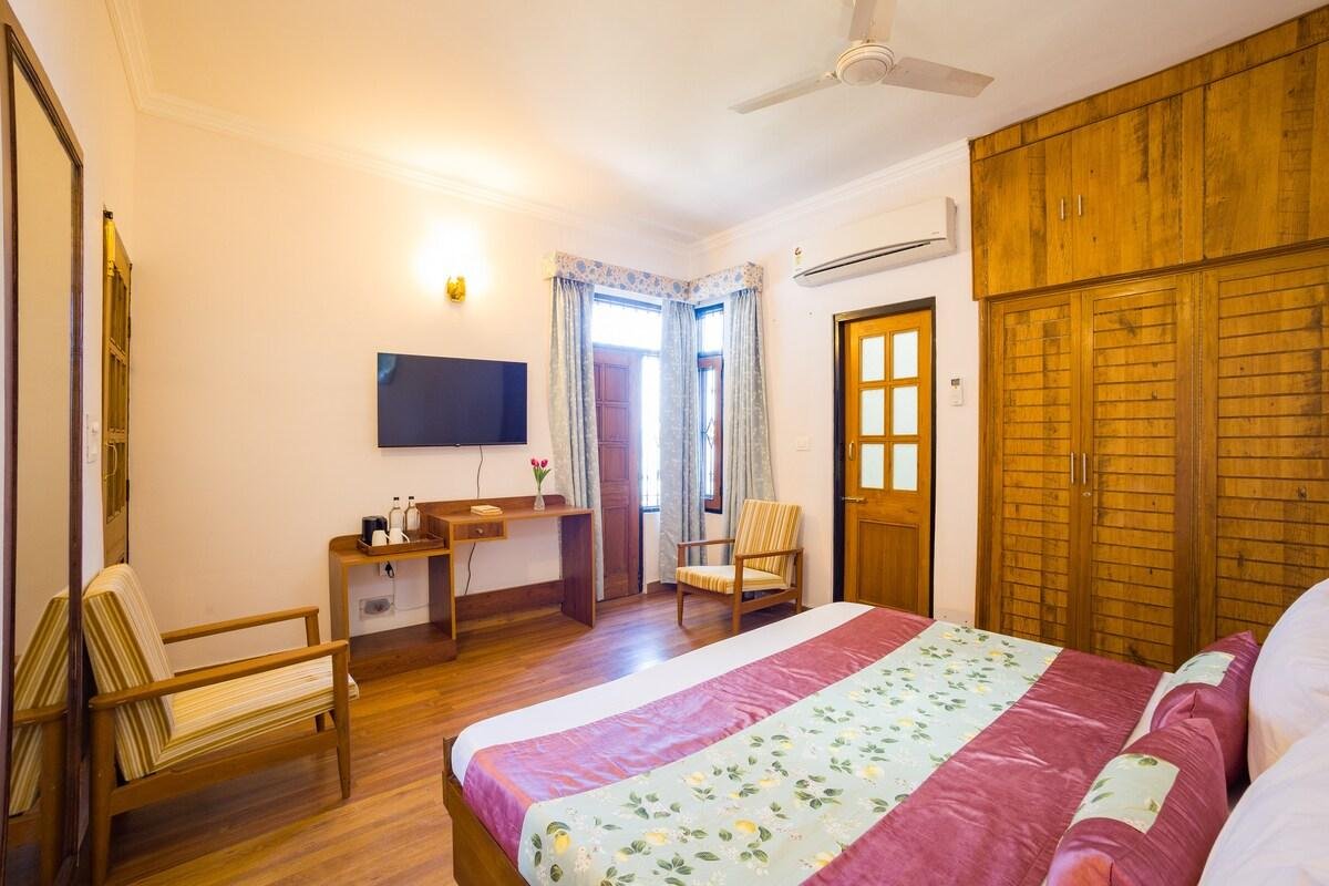 Alaya Stays Mehar Villa     3 bhk kasauli x Solis Nature