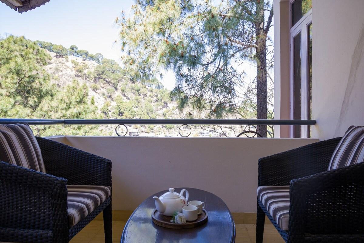 Alaya Stays Mehar Villa     3 bhk kasauli x Solis Nature