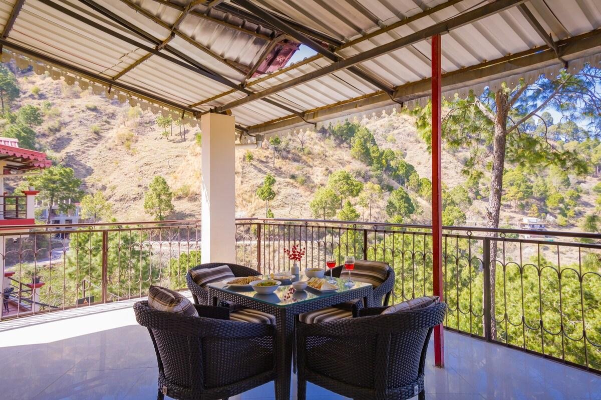 Alaya Stays Captain Nest   3 bhk x Solis Nature