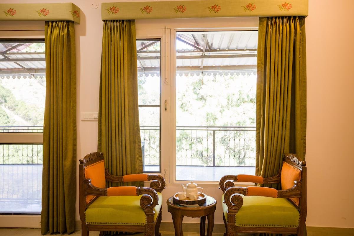 Alaya Stays Captain Nest   3 bhk x Solis Nature