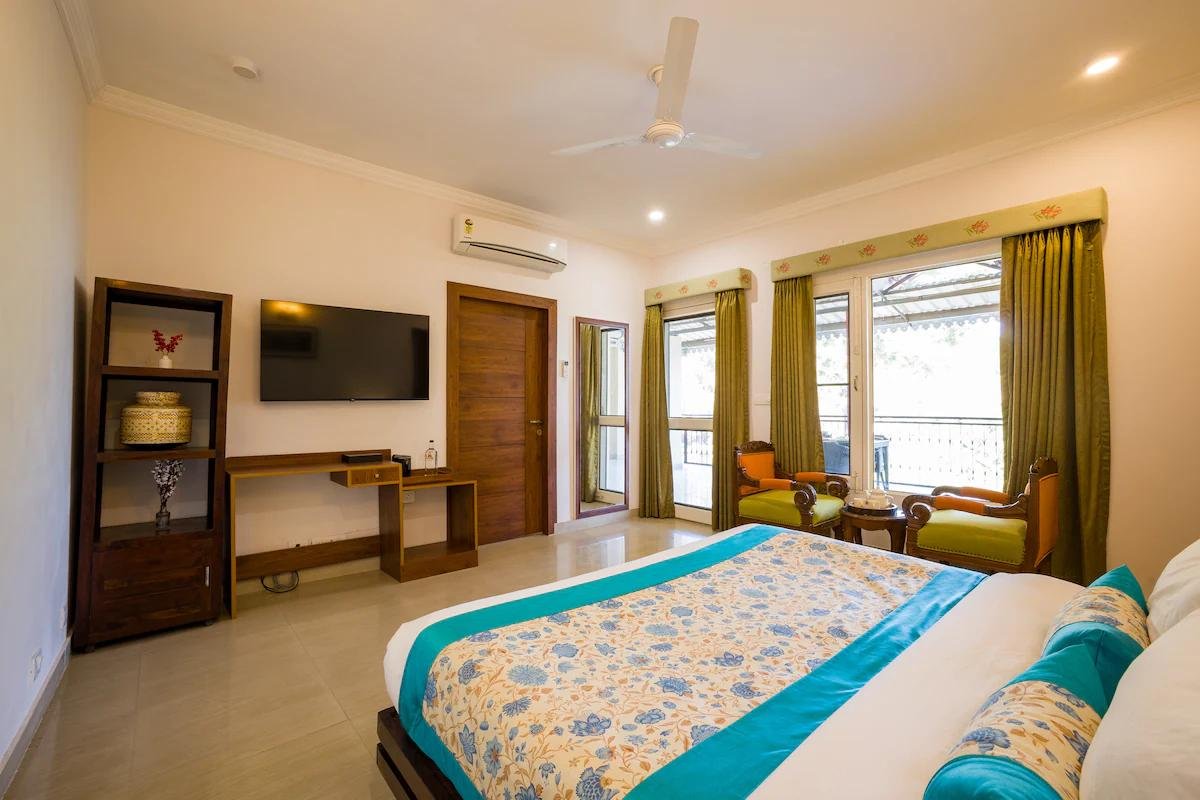 Alaya Stays Captain Nest   3 bhk x Solis Nature
