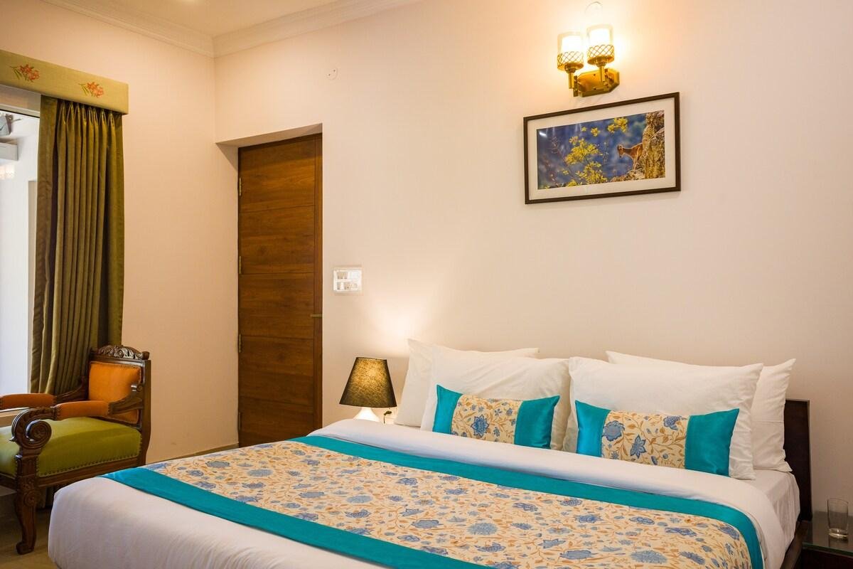 Alaya Stays Captain Nest   3 bhk x Solis Nature