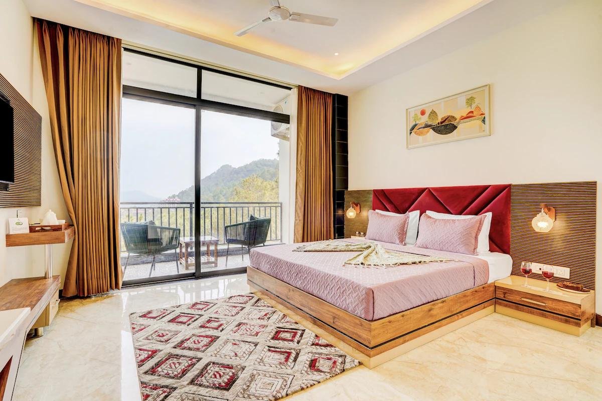 Alaya Stays Serene Woods (with balcony) x Solis Nature