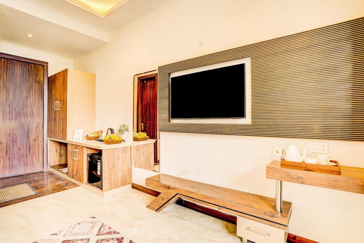 Alaya Stays Serene Woods (without balcony) x Solis Nature