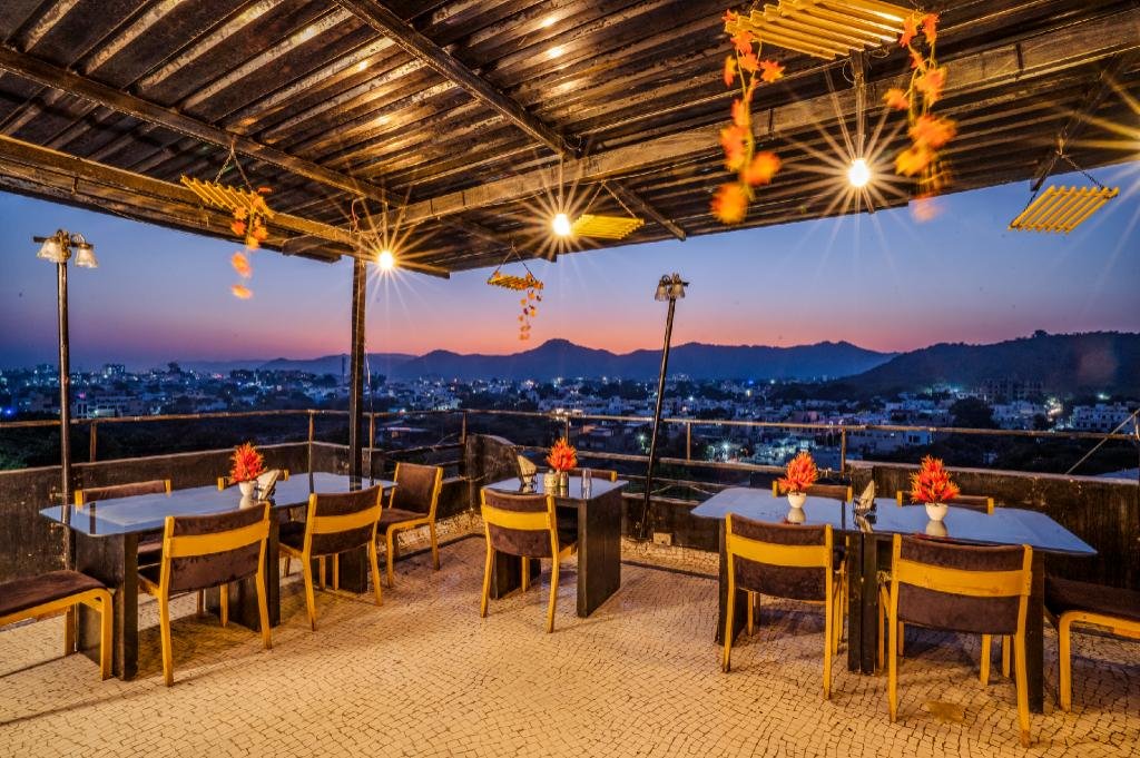 Tripli Udaipur x Solis Nature