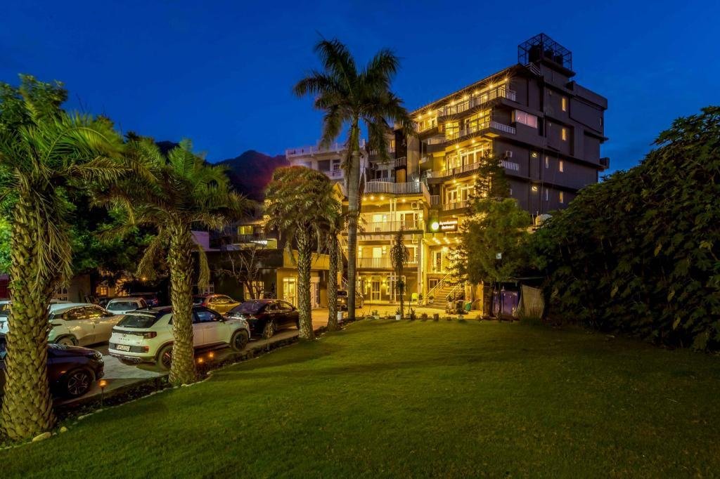 Tripli Hotels Ayushman Retreat x Solis Nature