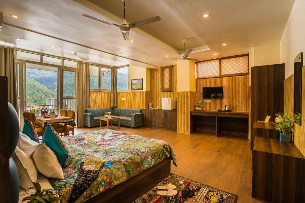 Tripli Hotels Ayushman Retreat x Solis Nature