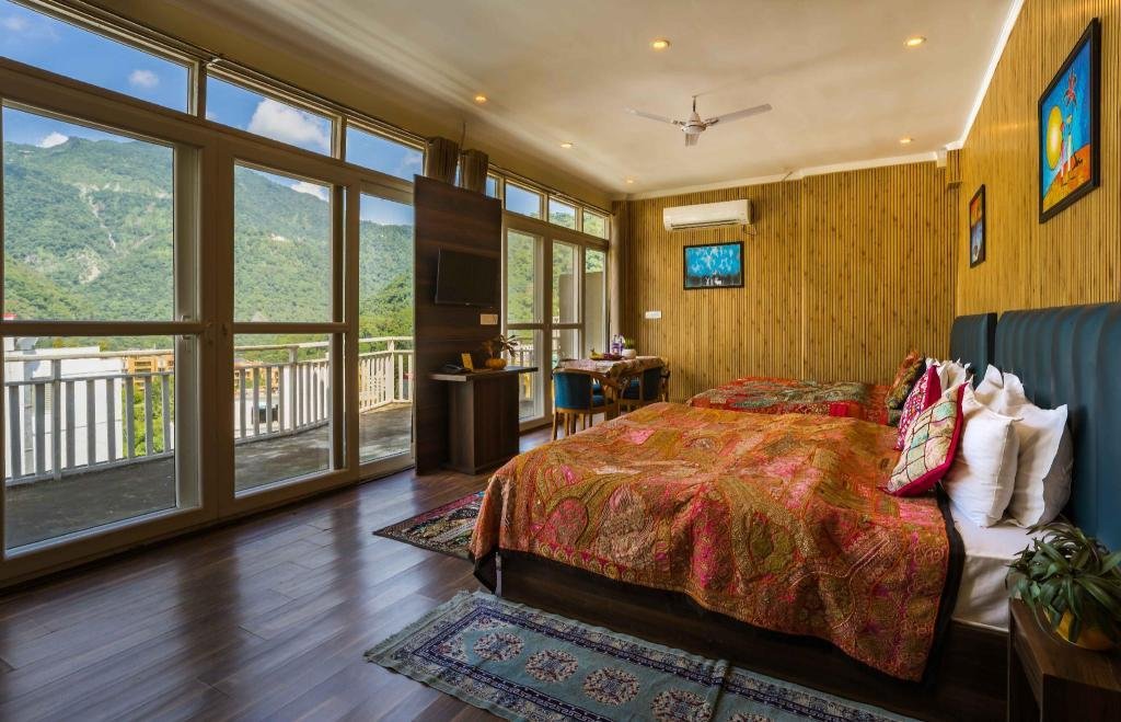 Tripli Hotels Ayushman Retreat x Solis Nature
