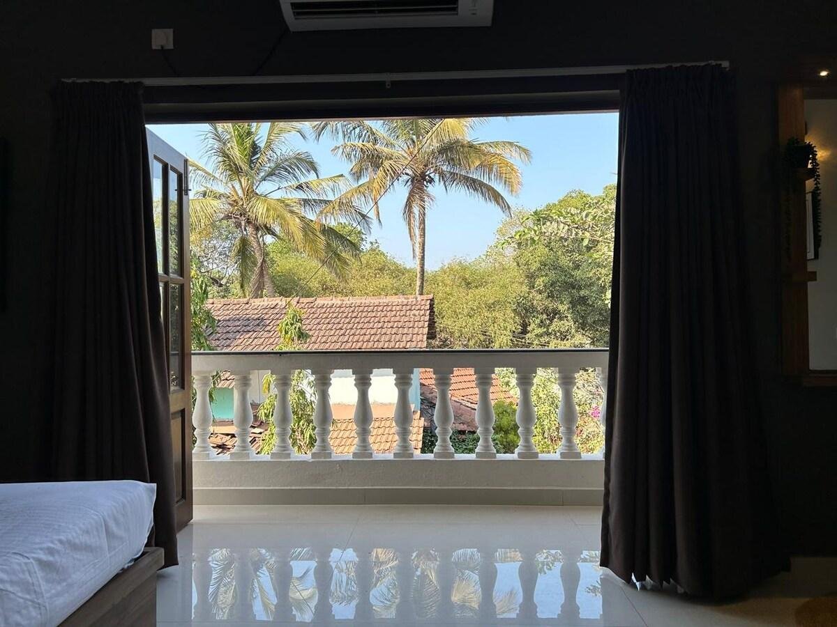 Lux Home - 4BHK Villa in Anjuna with Common Pool x Solis Nature