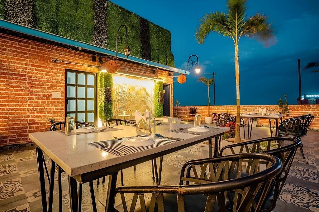 Tripli Hotels White Manor x Solis Nature
