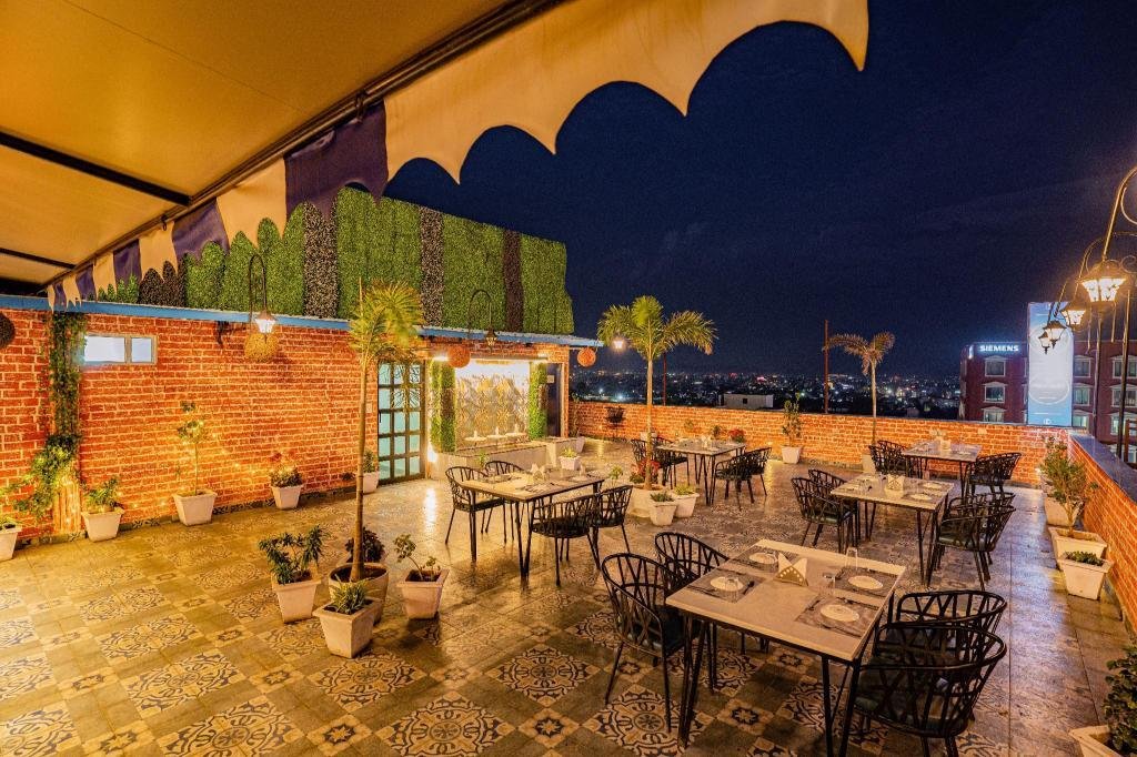 Tripli Hotels White Manor x Solis Nature