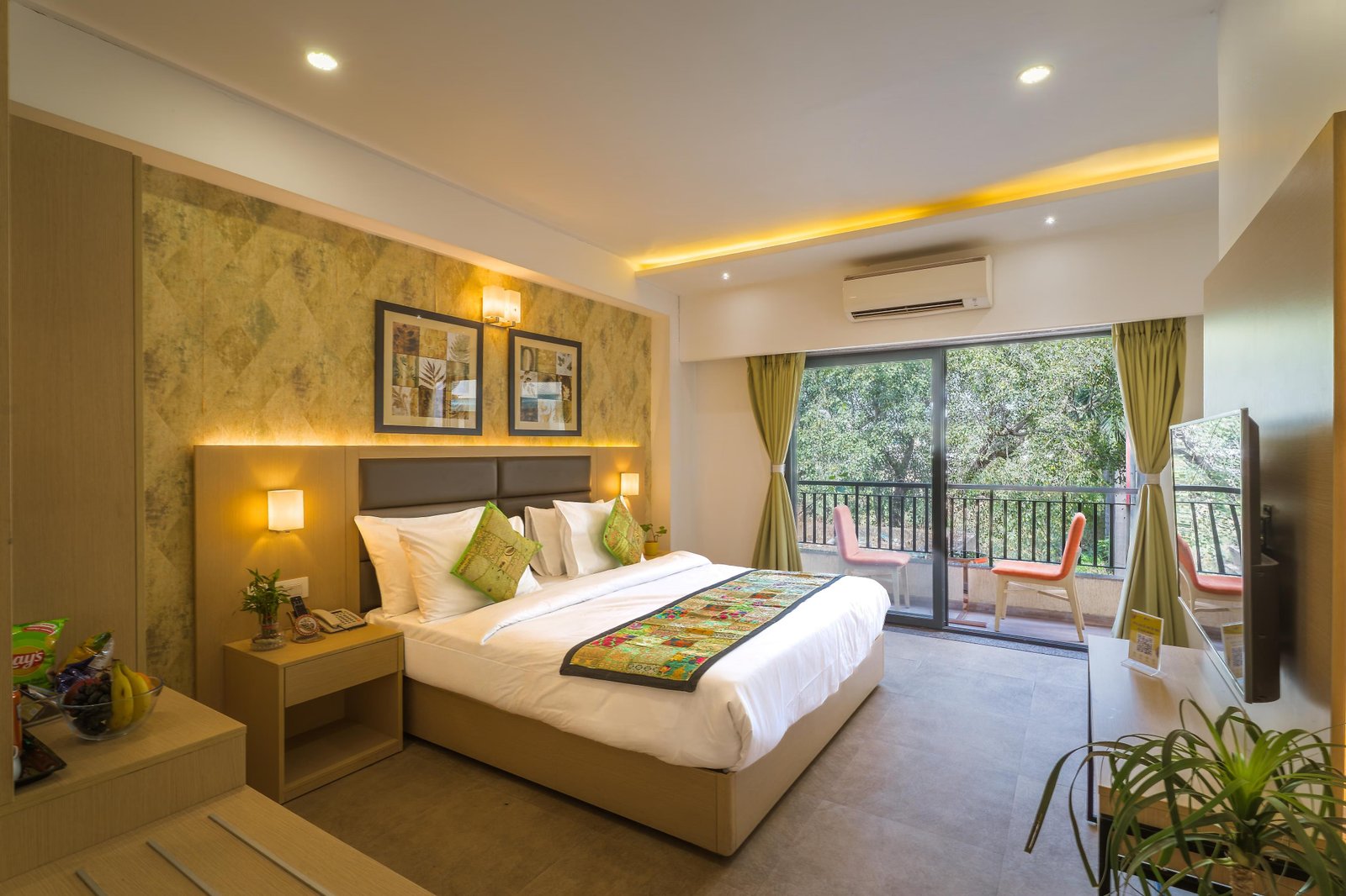 Tripli Hotels Shaurya Residency x Solis Nature