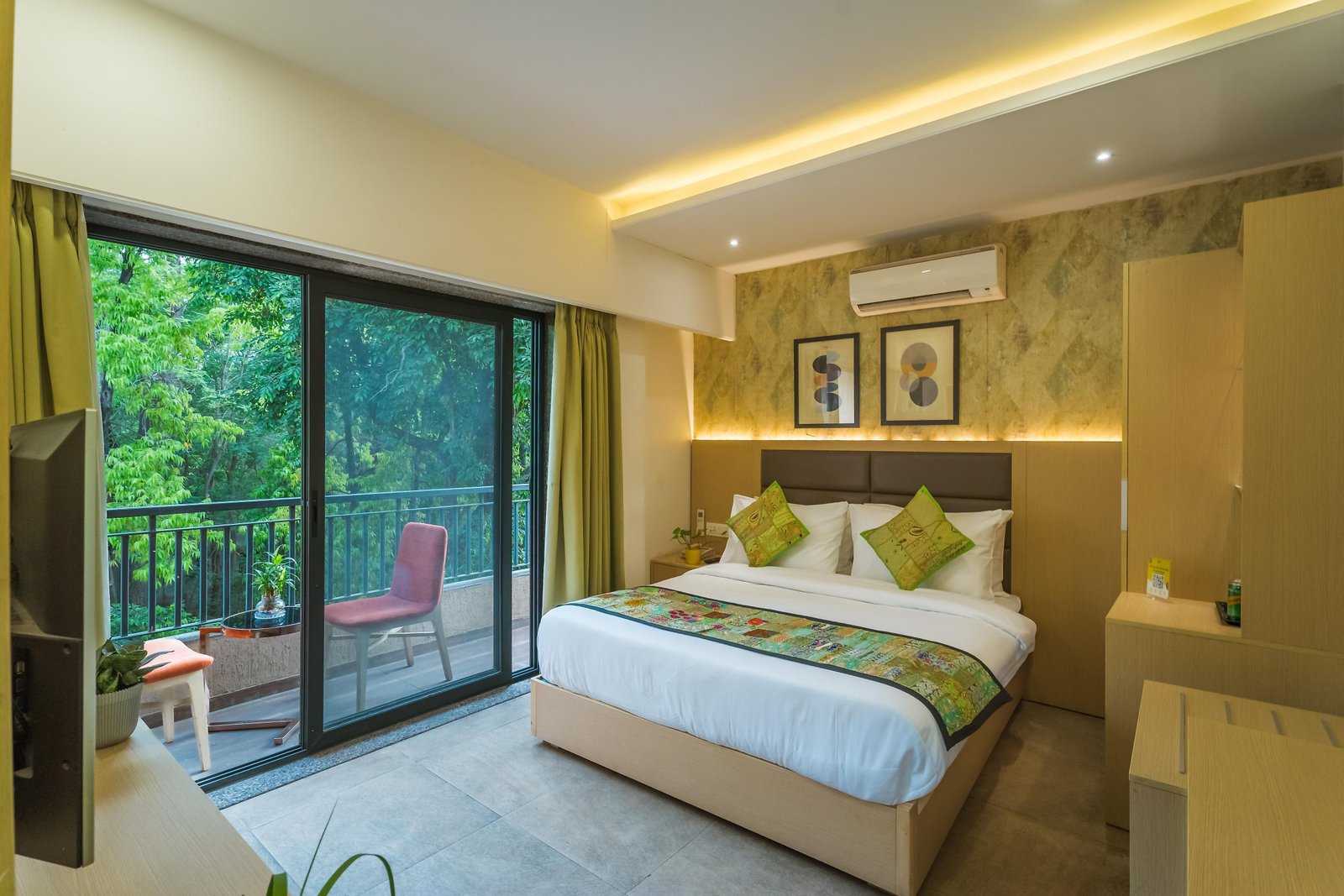 Tripli Hotels Shaurya Residency x Solis Nature