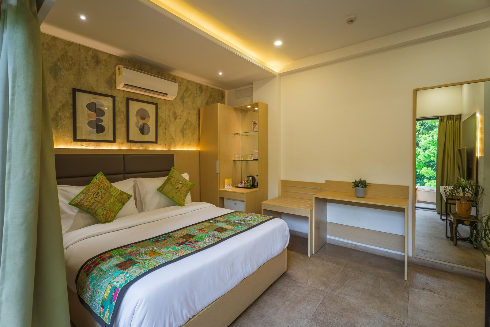 Tripli Hotels Shaurya Residency x Solis Nature