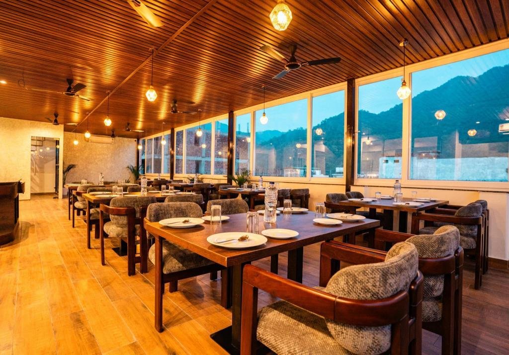 Tripli Hotels Ganga Heaven Rishikesh - Laxman Jhula x Solis Nature