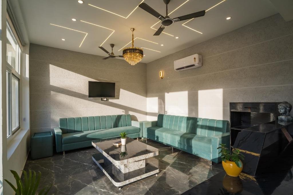 Tripli Hotels Lavanya Hills x Solis Nature