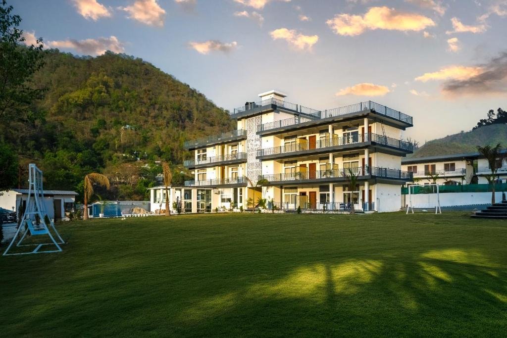 Tripli Hotels Lavanya Hills x Solis Nature
