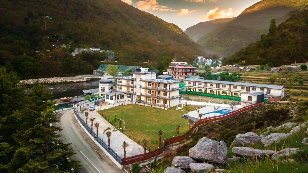 Tripli Hotels Lavanya Hills x Solis Nature