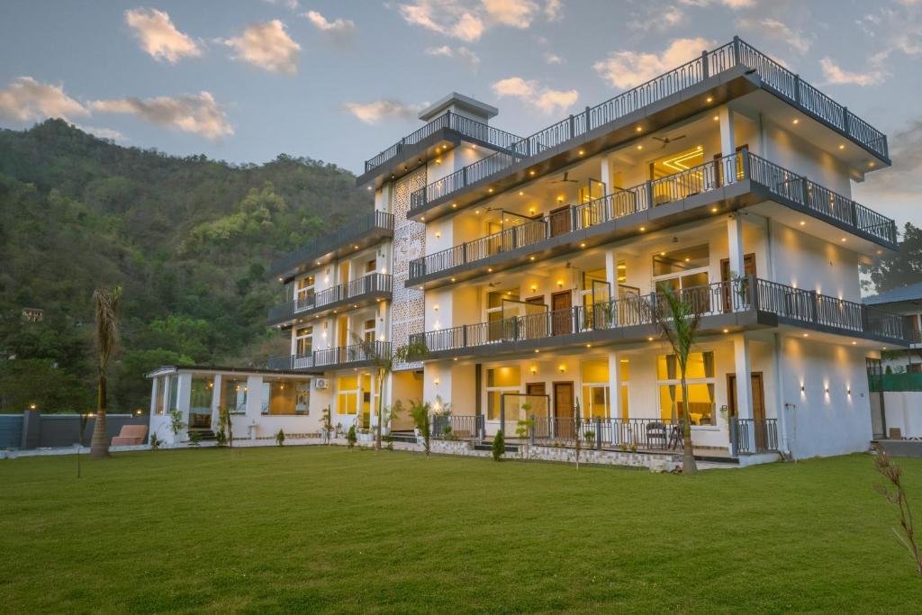 Tripli Hotels Lavanya Hills x Solis Nature