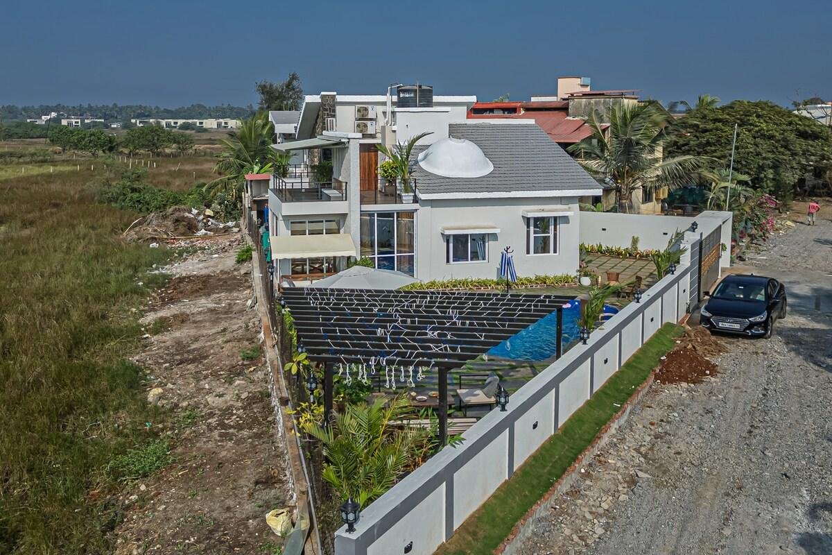 ELIVAAS Moonlit Retreat 3 bhk x Solis Nature