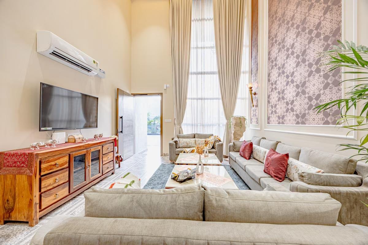 ELIVAAS Heaven in Hills Mountara 3bhk x Solis Nature