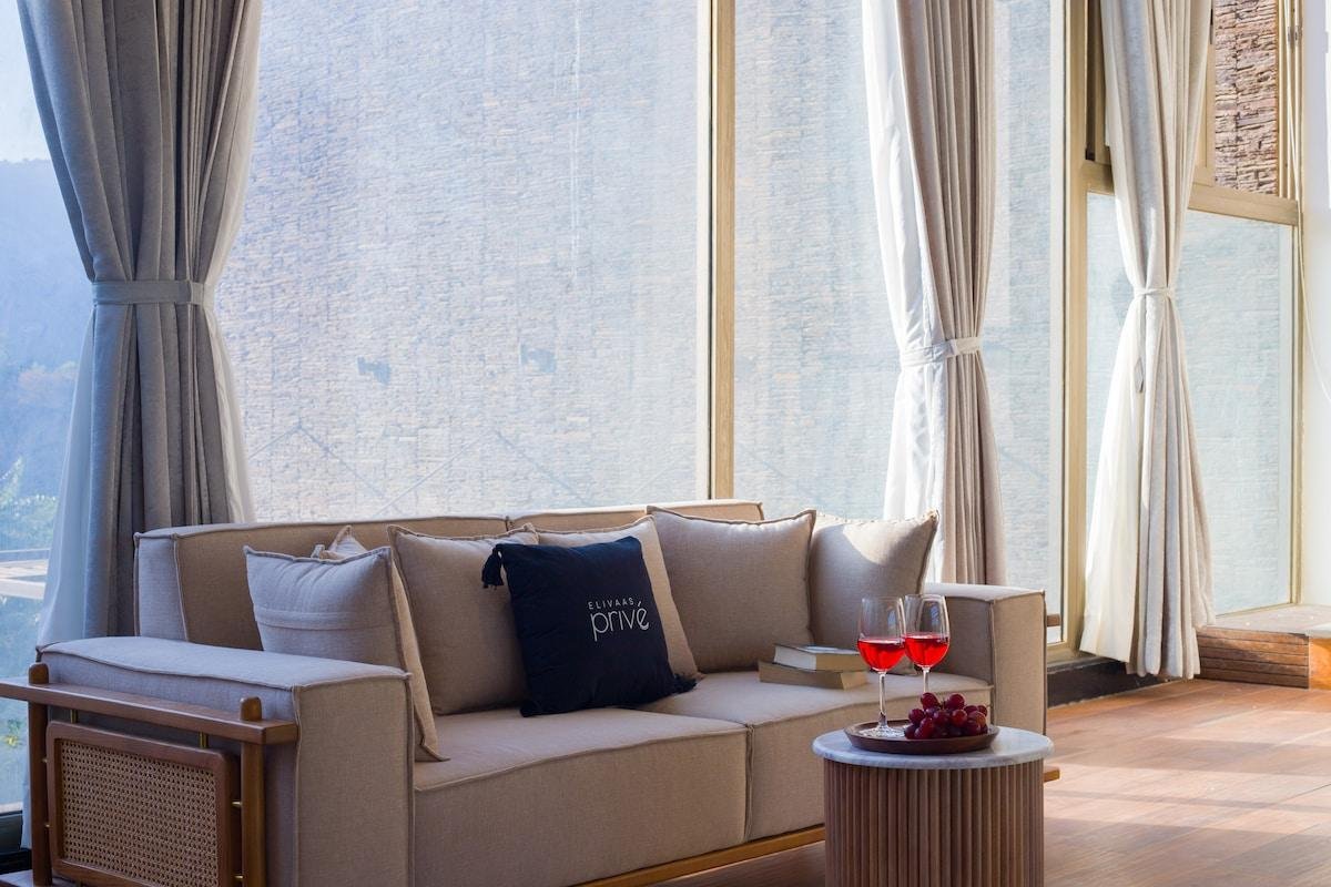 ELIVAAS privé Kvanya Mansion 5bhk x Solis Nature