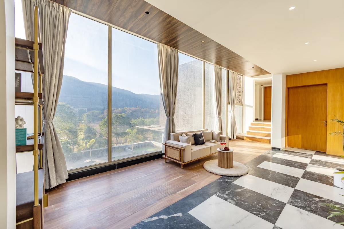 ELIVAAS privé Kvanya Mansion 5bhk x Solis Nature