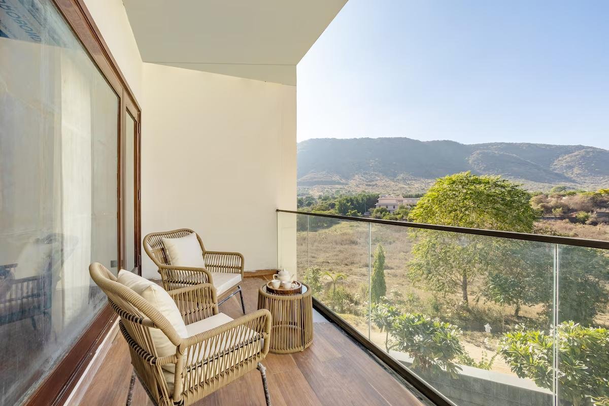 ELIVAAS privé Kvanya Mansion 5bhk x Solis Nature