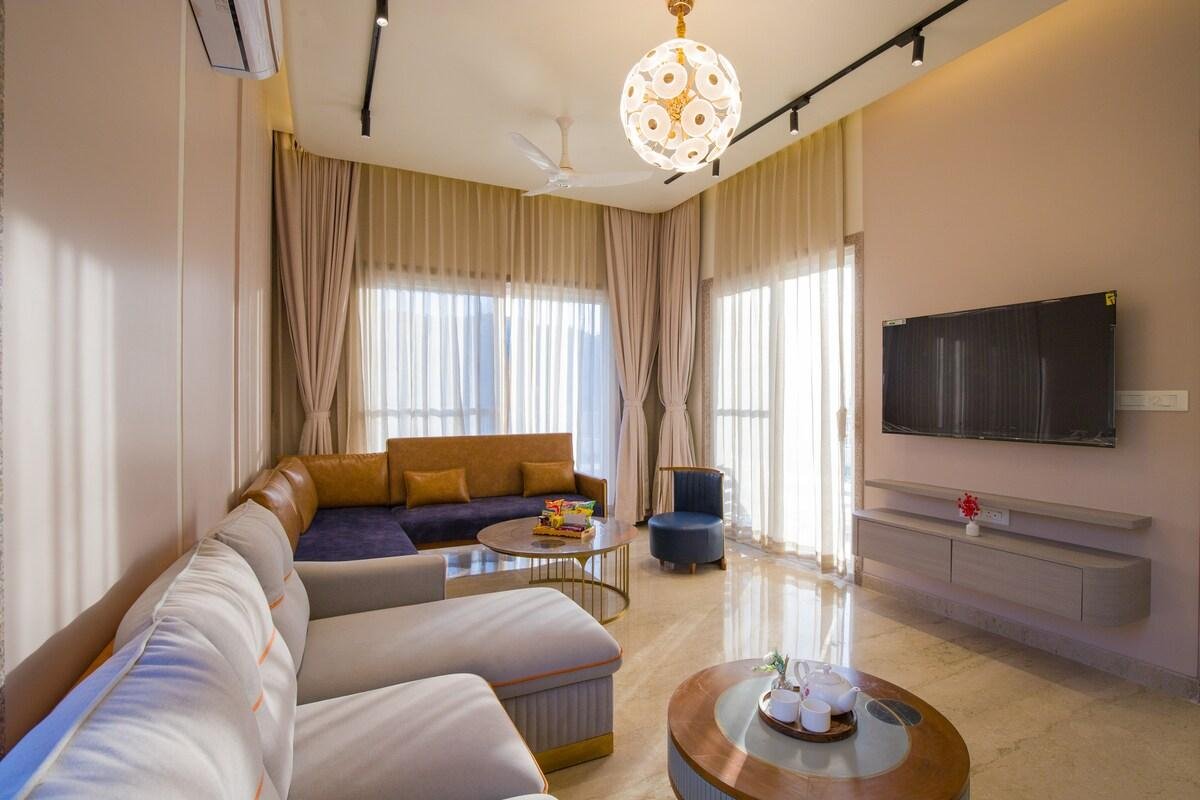 ELIVAAS Elite Sereno     4bhk x Solis Nature