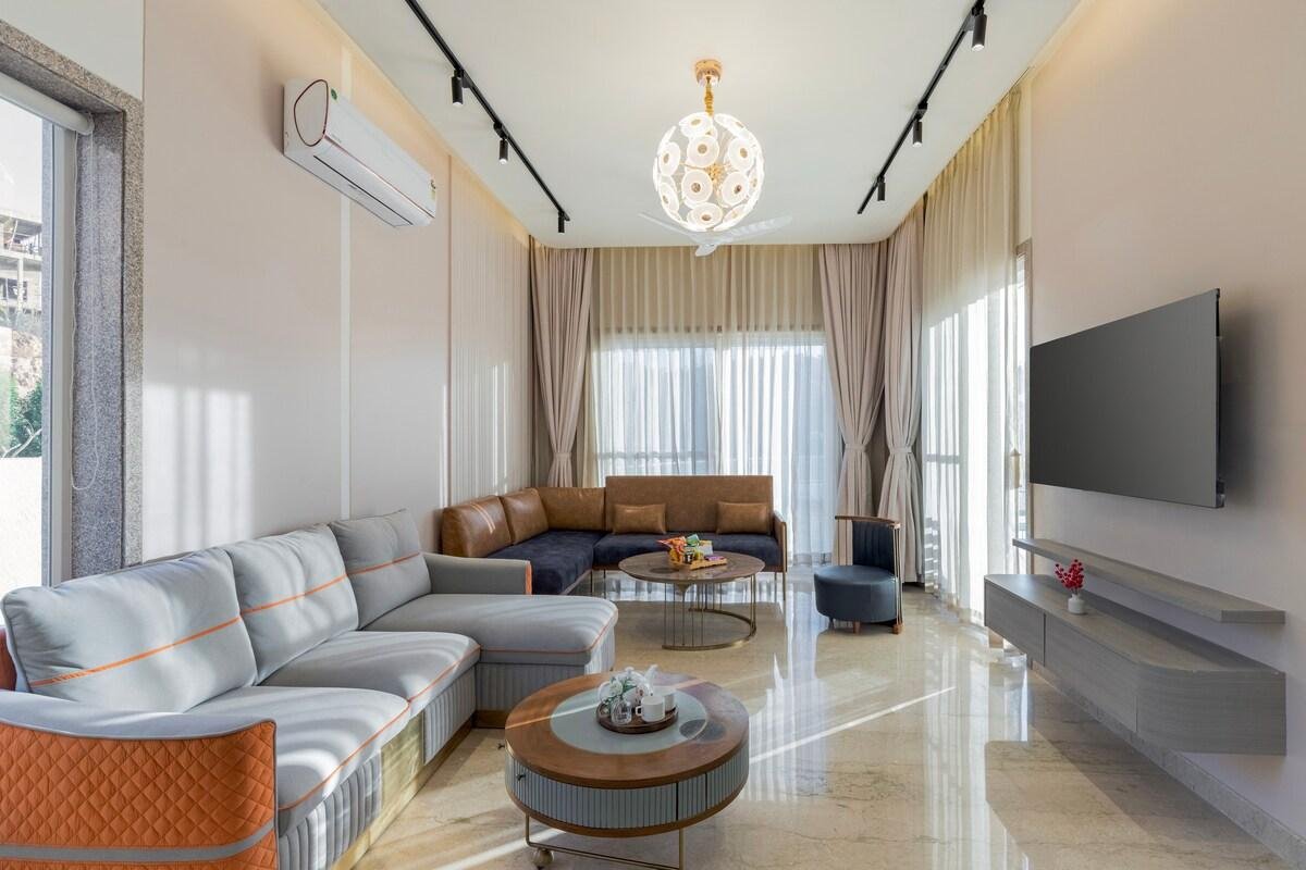 ELIVAAS Elite Sereno     4bhk x Solis Nature