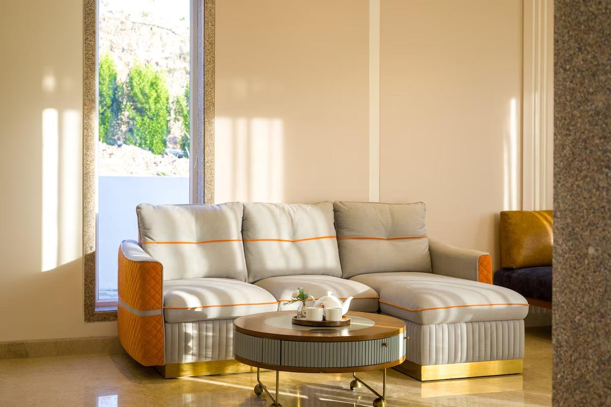 ELIVAAS Elite Sereno     4bhk x Solis Nature