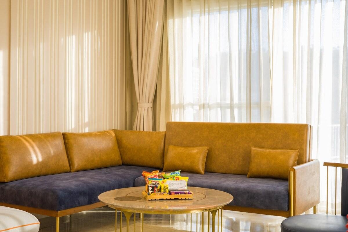 ELIVAAS Elite Sereno     4bhk x Solis Nature