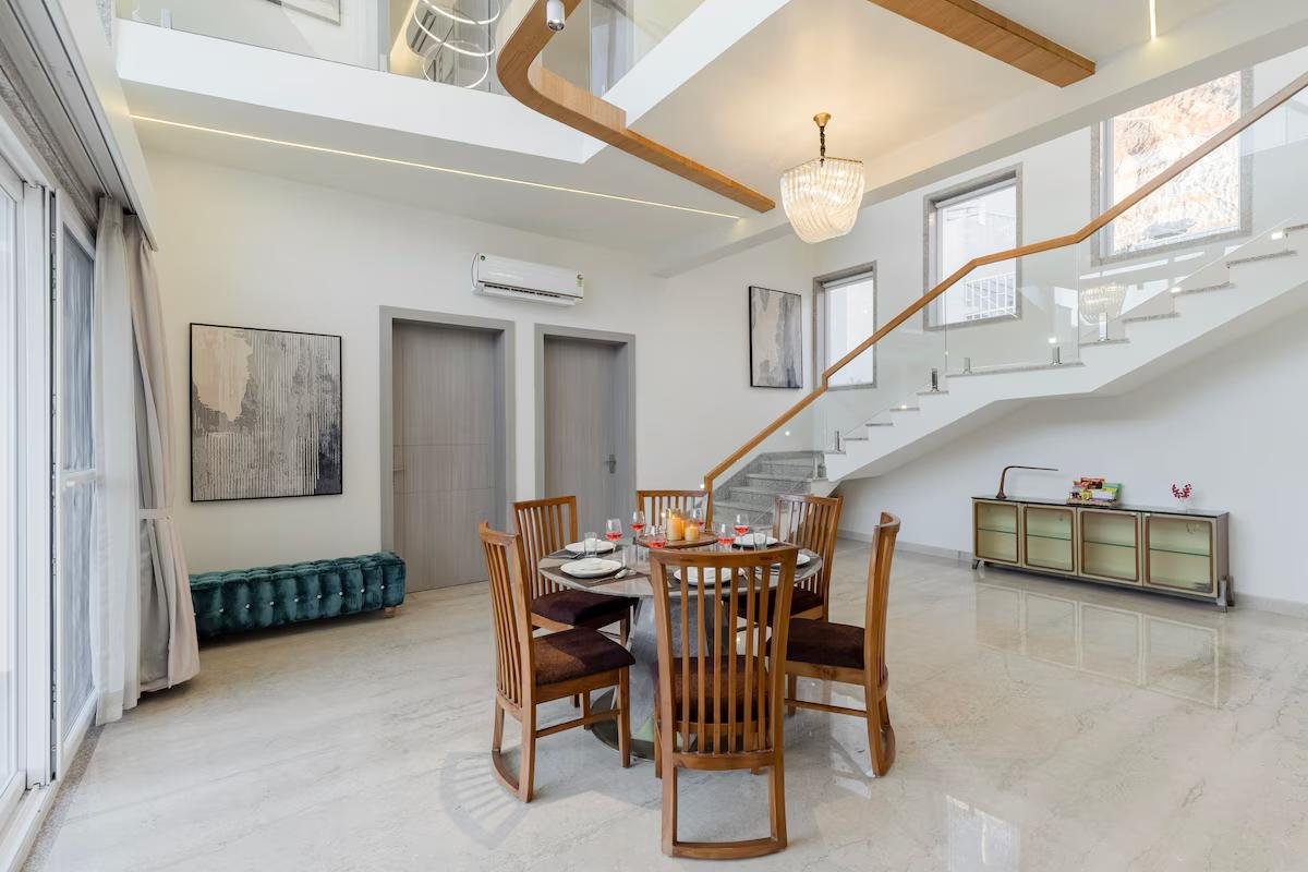 ELIVAAS Elite Sereno     4bhk x Solis Nature