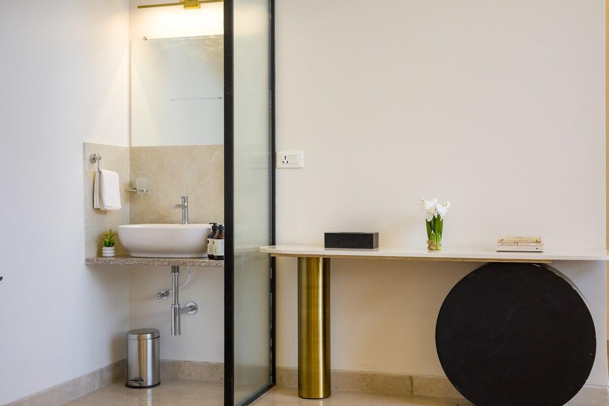 ELIVAAS Elite Sereno     4bhk x Solis Nature