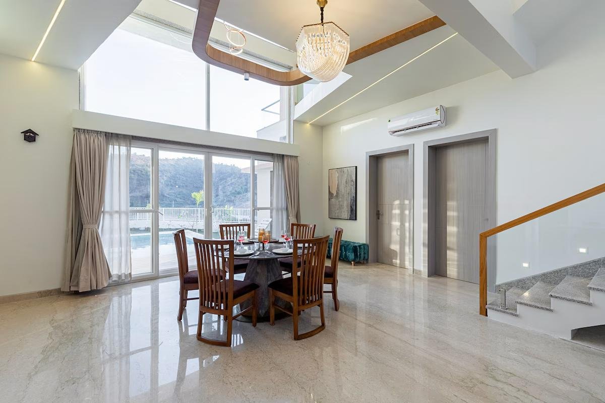ELIVAAS Elite Sereno     4bhk x Solis Nature
