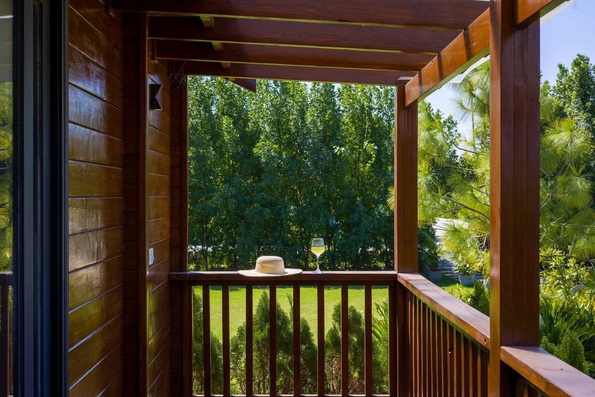 ELIVAAS Riveira Hills    3BHK x Solis Nature