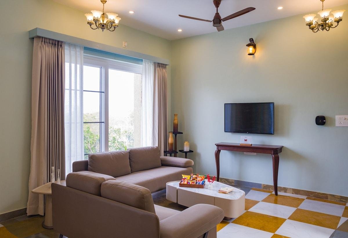 ELIVAAS Festiva Mansion     3Bhk x Solis Nature