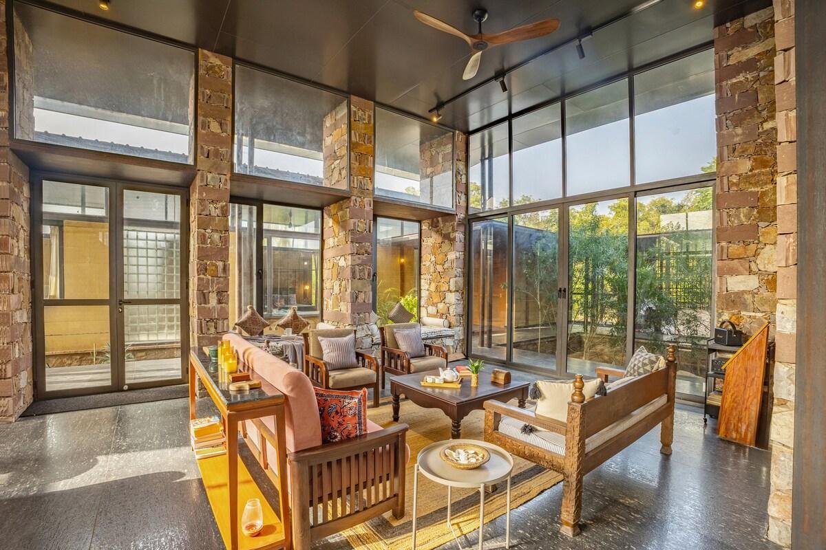 The Artistic Veranda 4-BHK Villa W/ Garden & Pond x Solis Nature