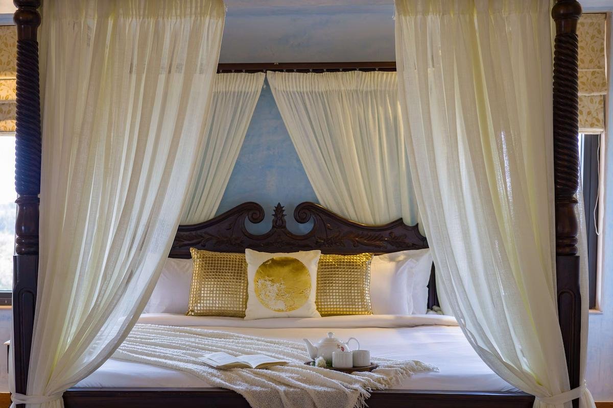 ELIVAAS The Kanota Retreat 4BHK x Solis Nature