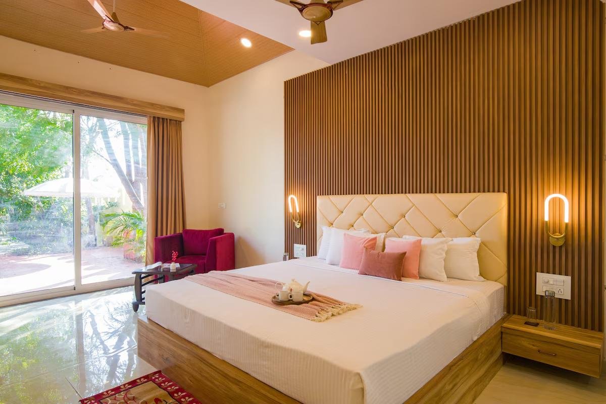 Alaya Stays Roohmon's Farm 5bhk x Solis Nature