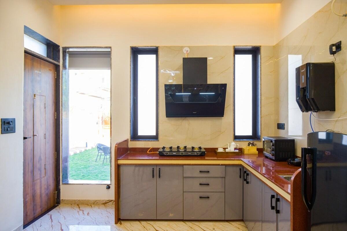 Alaya Stays Parvam Retreat  2 BHK x Solis Nature