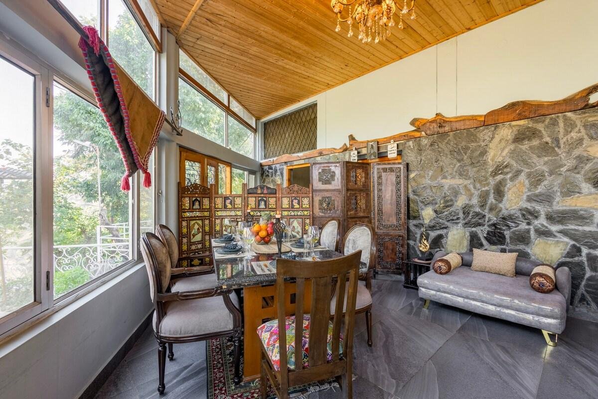 ELIVAAS Zephyr Timberhill Cottage Mussoorie 2BHK x Solis Nature