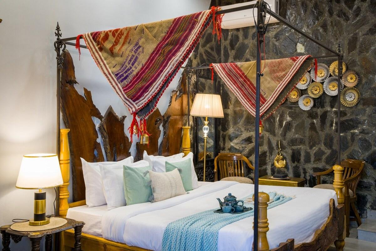 ELIVAAS Zephyr Timberhill Cottage Mussoorie 2BHK x Solis Nature