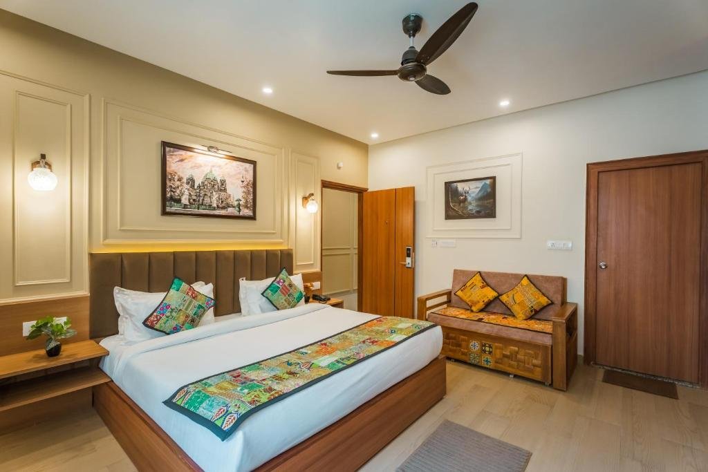 Tripli Hotels Vaidik Palace x Solis Nature