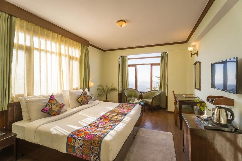 Tripli Hotels Le Royale, Shimla x Solis Nature