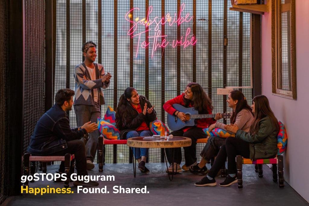goSTOPS Gurugram, Baani Square PLUS - Private Rooms x Solis Nature