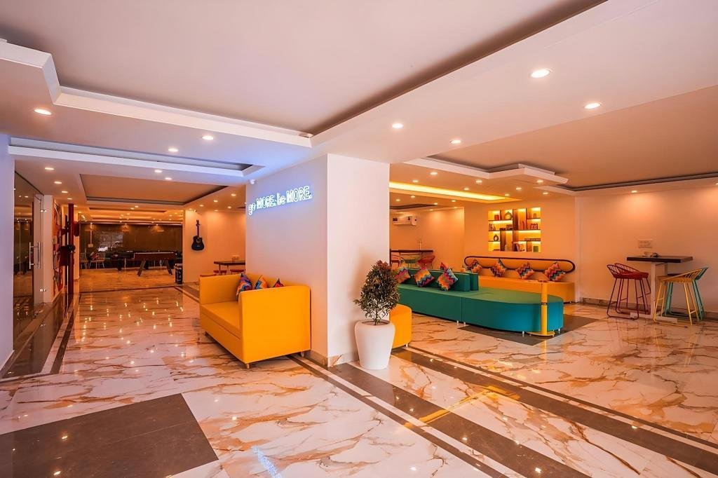 goSTOPS Gurugram, Baani Square PLUS - Private Rooms x Solis Nature
