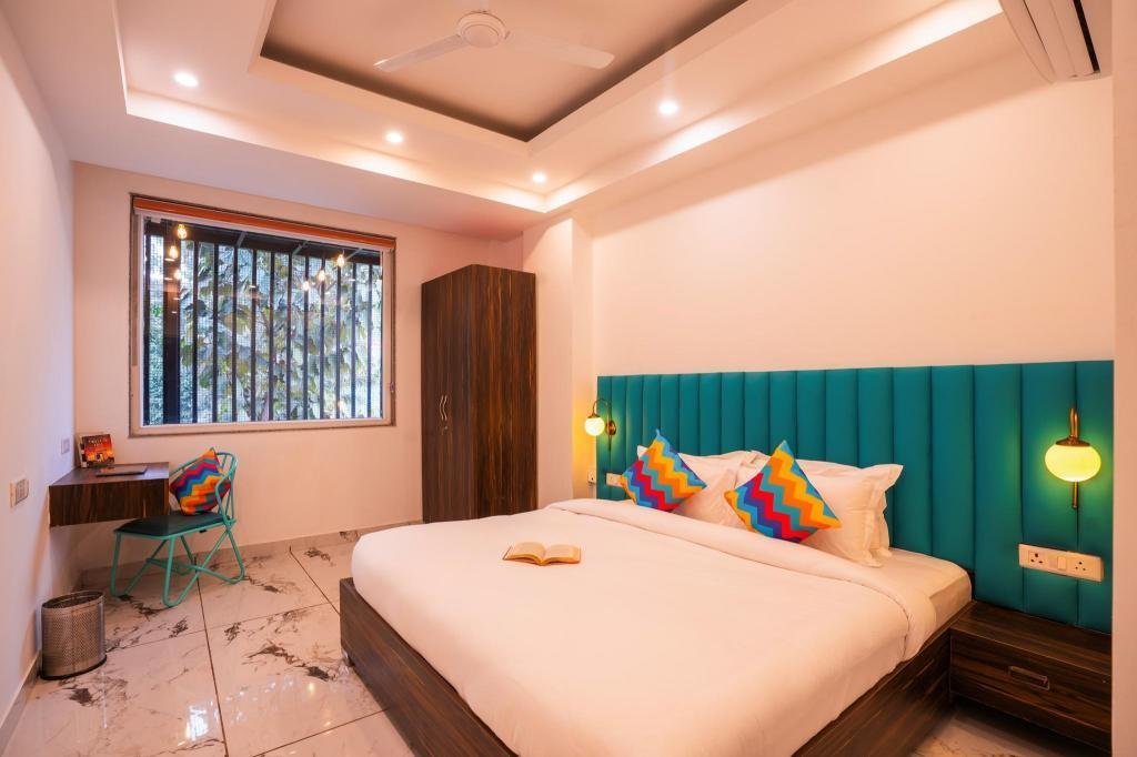 goSTOPS Gurugram, Baani Square PLUS - Private Rooms x Solis Nature