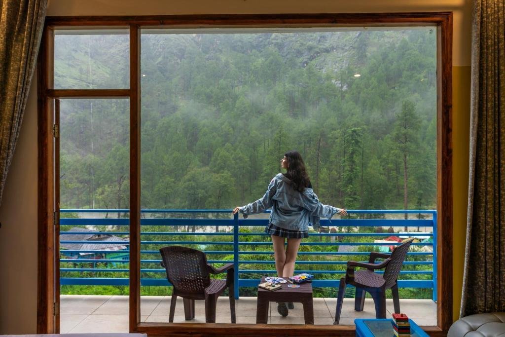 goSTOPS Kasol PLUS, Manikaran Road - Private Rooms & D x Solis Nature